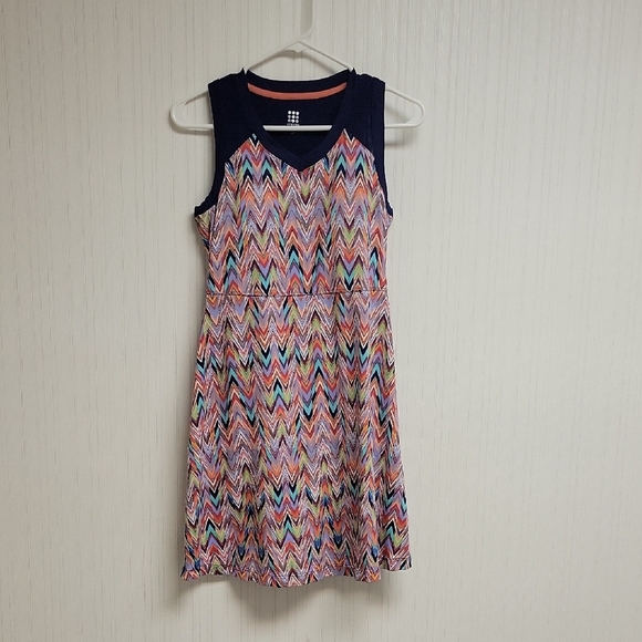 Title Nine Multicolor Chevron Sleeveless Dress Sz Small. Built In Bra. Polyester - Picture 1 of 5